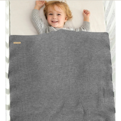 couverture bébé-tissu délicat-confortable-bonne dimension et lavable en machine